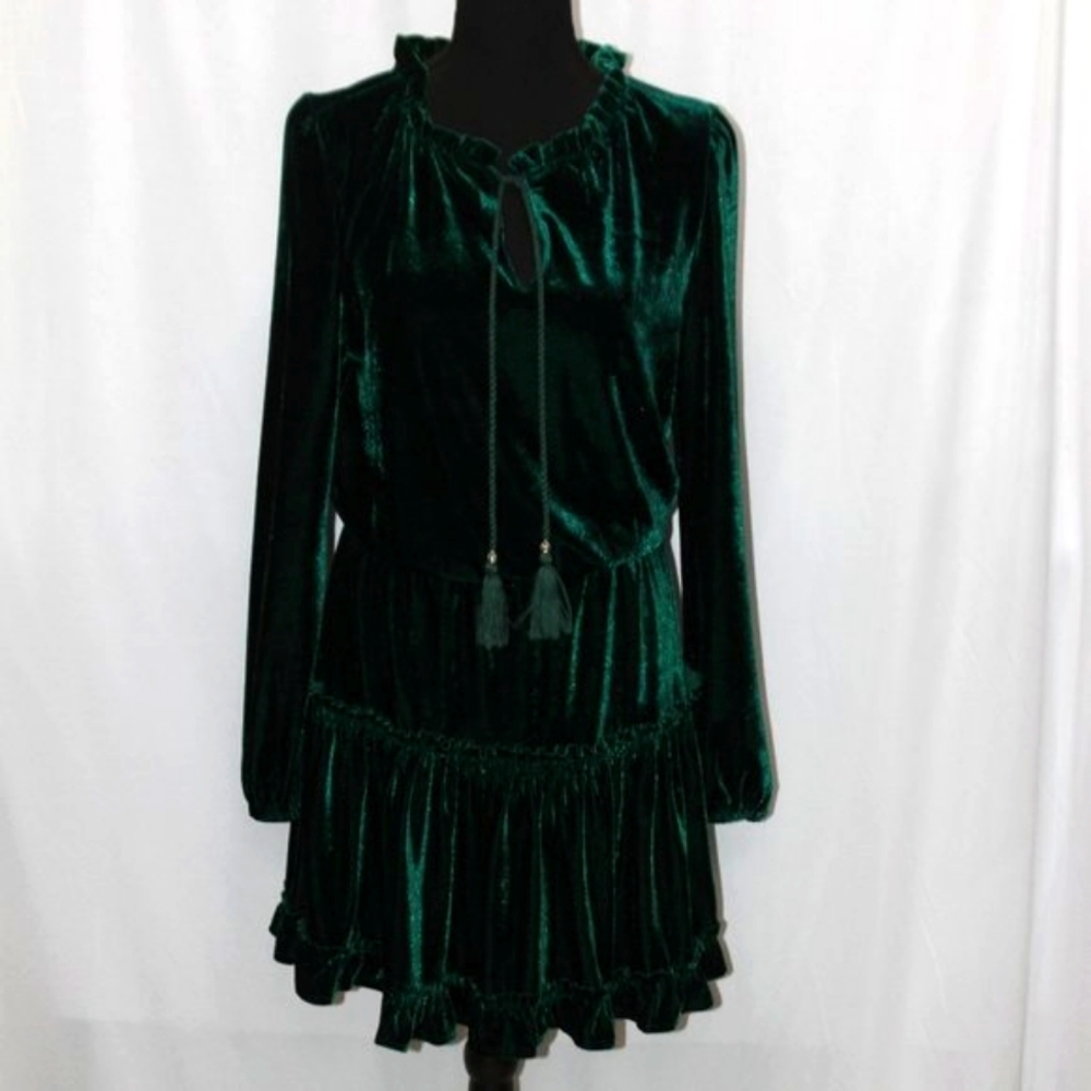 Listicle Emerald Green Velvet Midi Dress